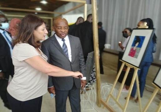 Cote d'Ivoire / 3ème édition du Salon International d'Abidjan de la Décoration d'Abidjan : l'artiste-peintre Ismaïl Andrée présente ses bébés