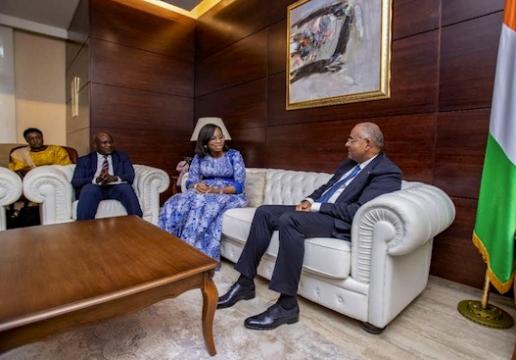 Coopération / Côte d'Ivoire - Guinée :  le Premier Ministre Patrick Achi échange avec la Ministre du Plan et de la Coopération internationale de la République de Guinée