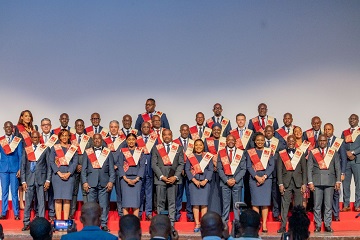 Côte d’Ivoire / Graduation de la 13ème promotion du programme AMP de MDE Business School : 34 dirigeants d’entreprises reçoivent leurs certificats