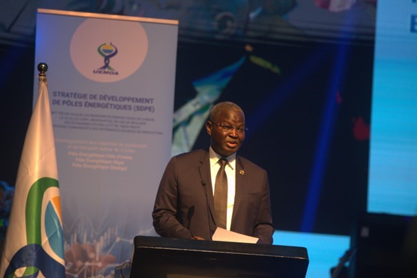 Espace UEMOA / Stratégie de Développement des Pôles Énergétiques et Développement de l'Economie Numérique : discours du président Abdoulaye Diop
