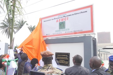 Côte d'Ivoire /  Le Ministre Téné Birahima Ouattara, inaugure le tout nouveau  siège de l'Association des Épouses des Militaires