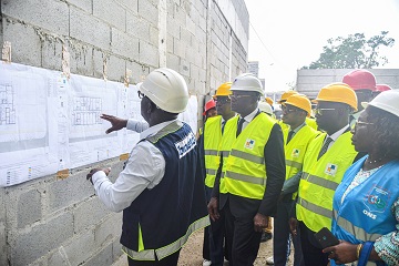 Côte d'Ivoire / Futur Bâtiment du Ministère des Sports et du Cadre de Vie : le Ministre Adjé Silas Metch, satisfait de l'avancée des travaux