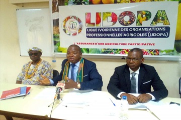 Côte d'Ivoire / Les Producteurs de café-cacao membres de la LIDOPA mécontents, protestent le 08 janvier 2025 à Danané contre la fuite du cacao vers les pays voisins